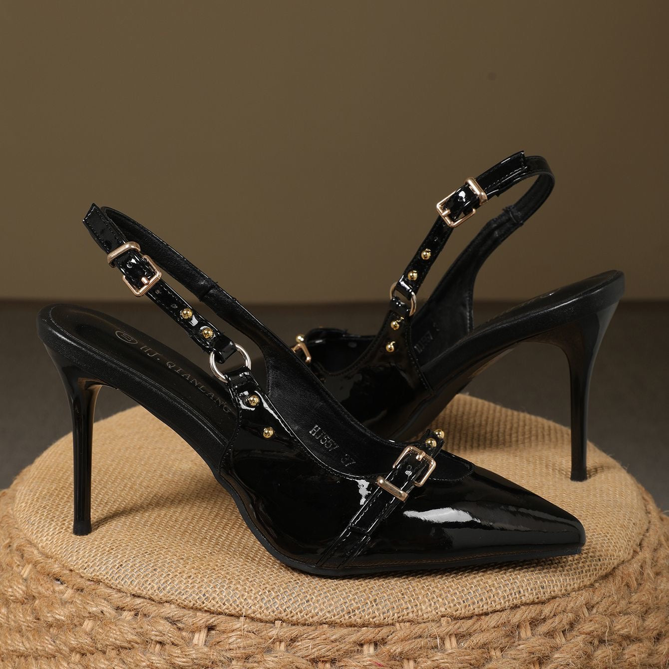 b76360e2d77ea8972f49a3bfa4c64e27